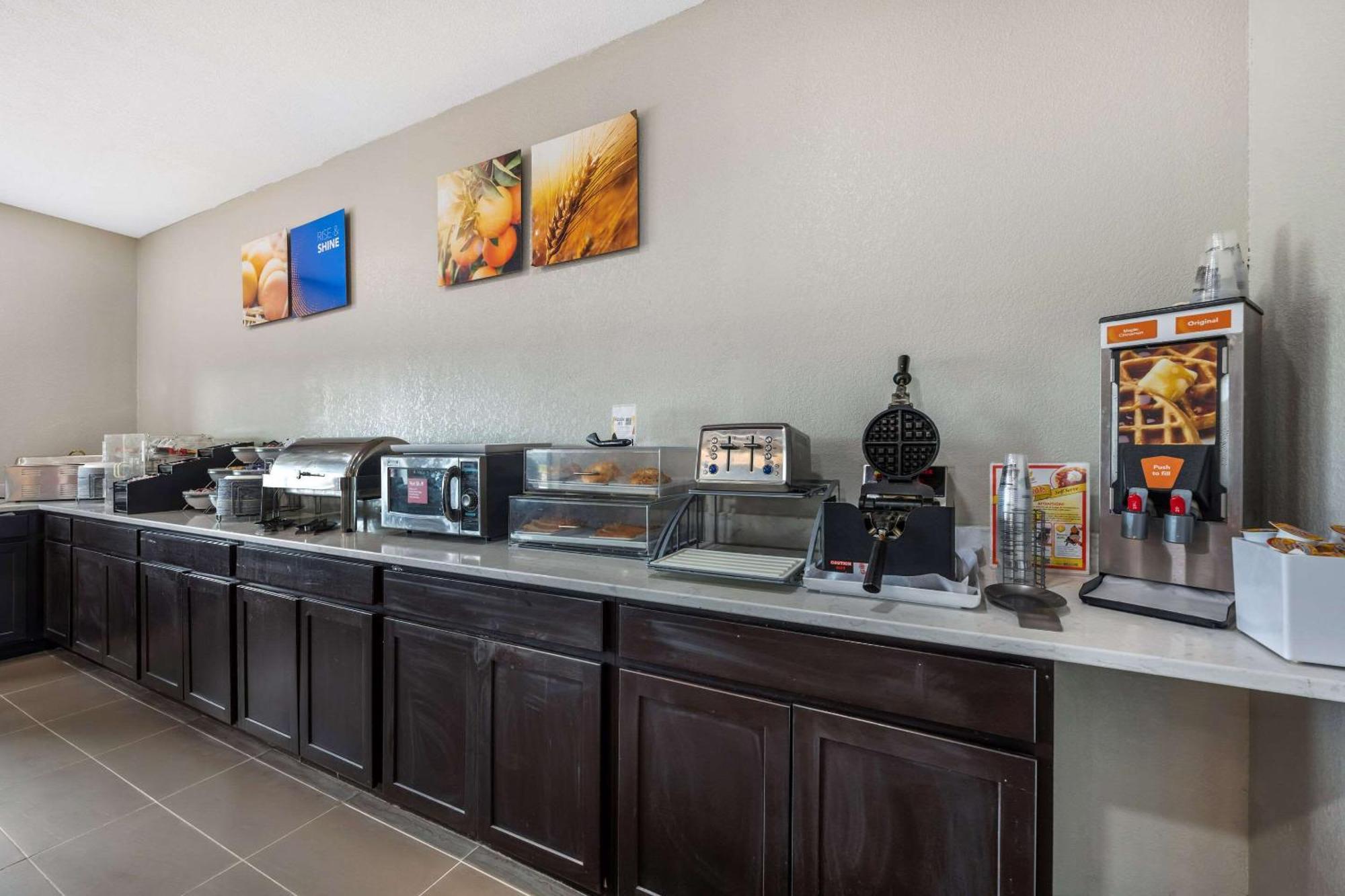 Comfort Suites Omaha East-Council Bluffs Esterno foto