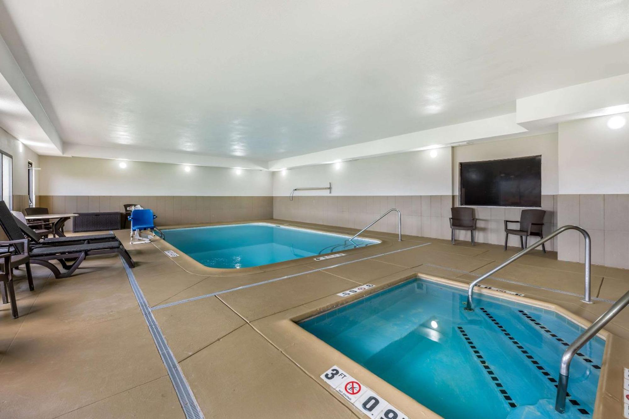 Comfort Suites Omaha East-Council Bluffs Esterno foto